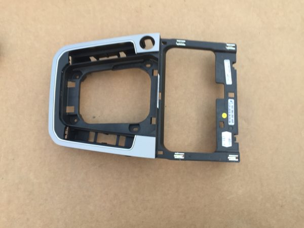 Consola centrala VW Passat B8 3G1864263 3G1 864 263 - Dezmembrari Auto
