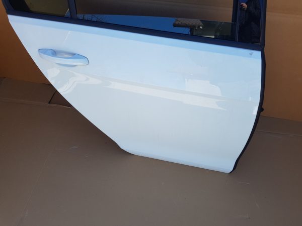Usa dreapta spate VW Golf 7 hatchback cod culoare lc9a - Dezmembrari Auto