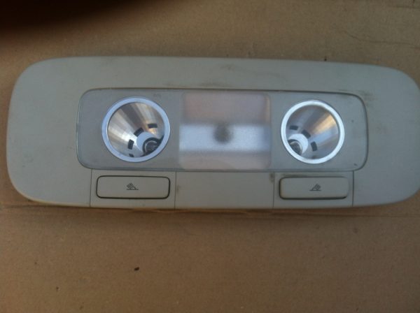 Plafoniera VW Passat 7 3C0947291C - Dezmembrari Auto