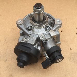 Pompa inalta presiune Audi A4 B8 2013 limuzina S-LINE 2.0 tdi CJC 03L130755AC 03L 130 755 AC - Dezmembrari Auto
