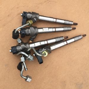 Injectoare injector VW Passat B8 2.0 tdi CRL 04L130277AC 04L 130 277 AC - Dezmembrari Auto