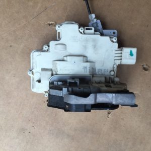 Broasca usa dreapta spate Audi A4 B8 2009 limuzina 8K0839016 8K0 839 016 - Dezmembrari Auto