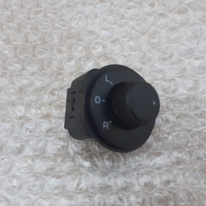 Buton reglaj oglinzi Skoda Fabia II 2012 hatchback 5J1959355 5J1 959 355 - Dezmembrari Auto