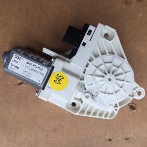 Motoras macara geam dreapta fata Audi A4 B8 2009 8K0959802 8K0 959 802 - Dezmembrari Auto