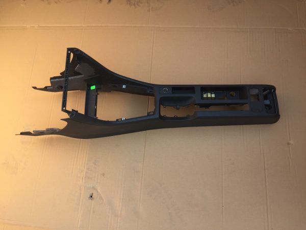 Consola centrala Audi A4 B7 2007 - Dezmembrari Auto