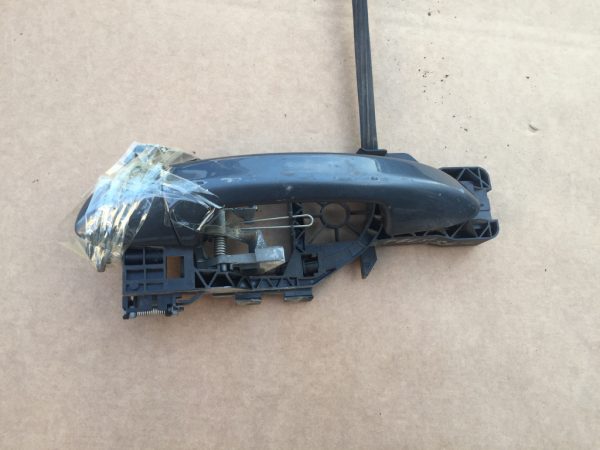 Maner usa stanga spate VW Passat B6 - Dezmembrari Auto