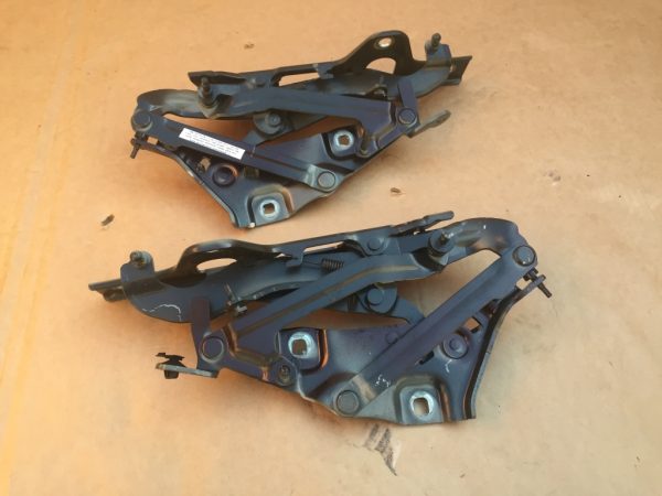 Balamale capota VW Arteon 3G8823302 3G8 823 302 3G8823301 3G8 823 301 - Dezmembrari Auto