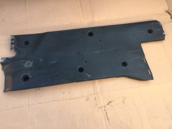 Scut lateral stanga VW Passat B8 limuzina 3Q0825201B 3Q0 825 201 B - Dezmembrari Auto