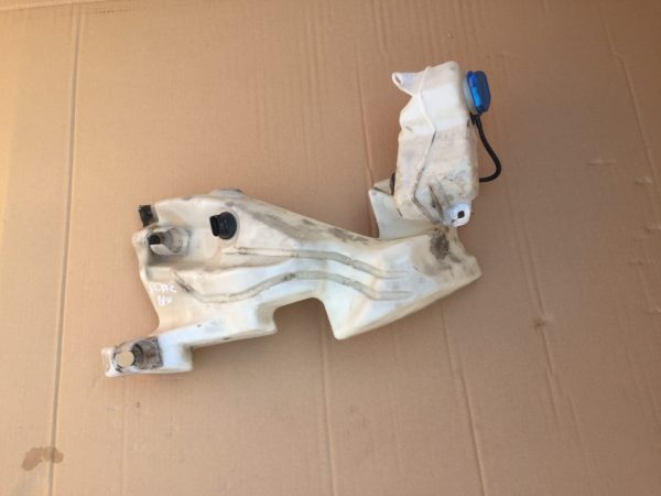 Vas lichid parbriz cu doua motorase Audi A4 B7 8E0955451AP 8E0 955 451 AP - Dezmembrari Auto