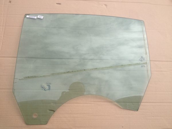 Geam stanga spate VW Passat CC 3C8845205 3C8 845 205 - Dezmembrari Auto
