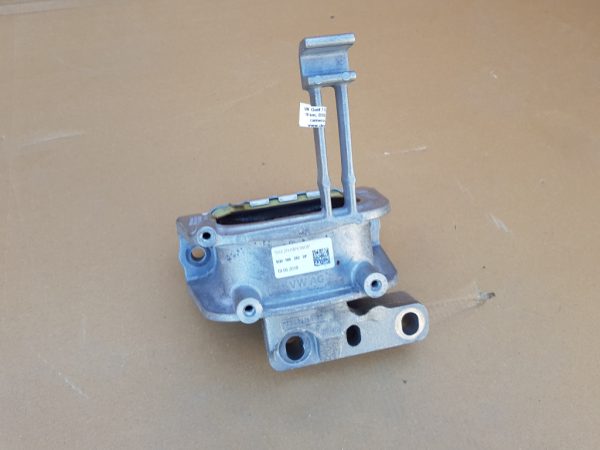 Suport motor VW Golf 7 2.0 tdi 5Q0199262DF 5Q0 199 262 DF - Dezmembrari Auto