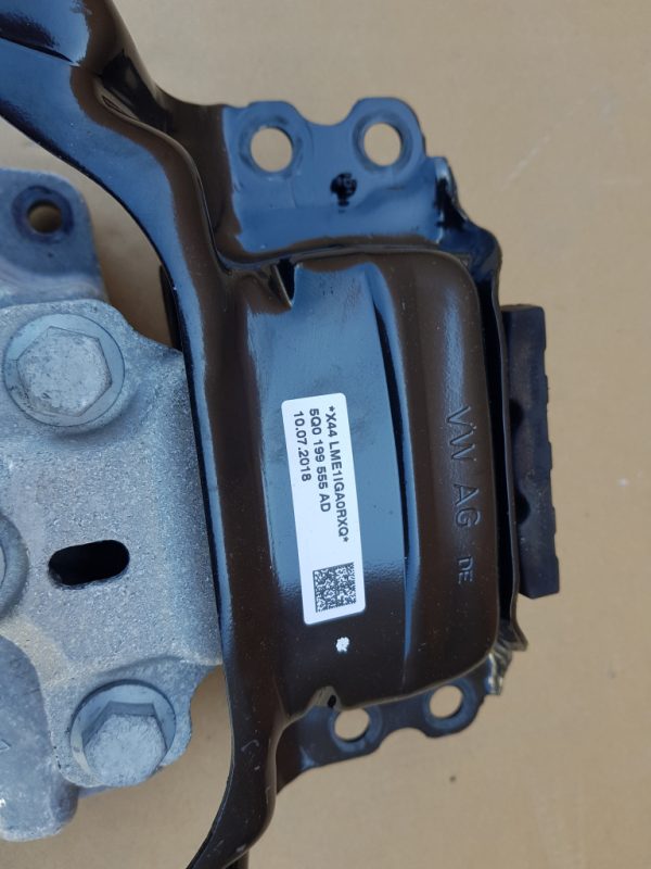 Suport cutie viteze VW Golf 7 5Q0199555AD 5Q0 199 555 AD - Dezmembrari Auto