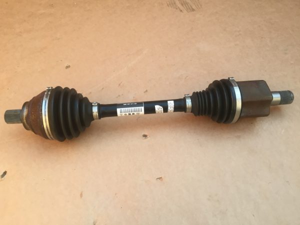 Planetara stanga VW Arteon 2.0 3Q0407271AH 3Q0 407 271 AH - Dezmembrari Auto