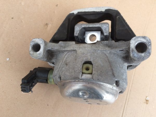 Tampon motor Audi A6 4G 2.0 tdi 4G0199381KT - Dezmembrari Auto