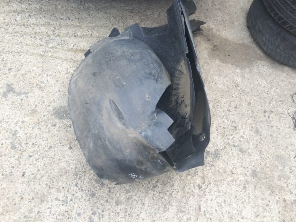 Carenaj dreapta fata VW Touran 1T0805974 1T0 805 974 - Dezmembrari Auto