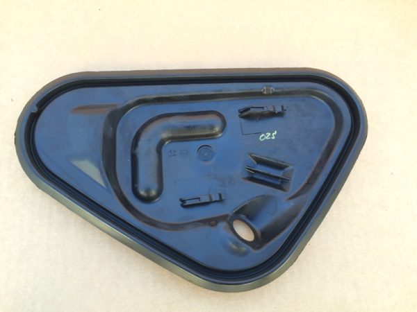 Plastic VW Passat B8 2015 3G0837916A 3G0 837 916 A - Dezmembrari Auto