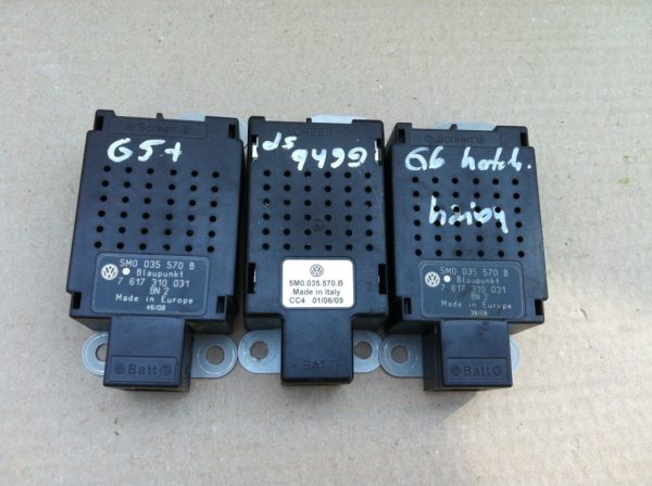 Amplificator antena radio VW Golf 6 5M0035570B - Dezmembrari Auto