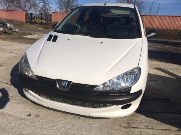 Dezmembrari Peugeot 206 sedan 1.4 benzina 2007 - Dezmembrari Auto