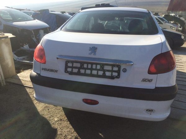 Dezmembrari Peugeot 206 sedan 1.4 benzina 2007 - Dezmembrari Auto - imagine 3