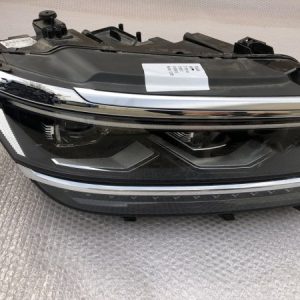 Far dreapta full led VW Tiguan 2016 5NB941082A 5NB 941 082 A - Dezmembrari Auto