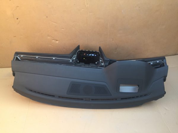 Plansa bord Volkswagen Passat B8 Arteon model cu head up display - Dezmembrari Auto