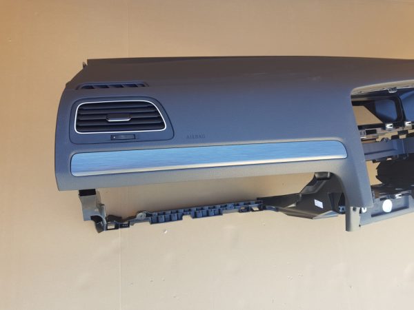 Plansa bord VW Golf 7 2019 (volan dreapta) 5G2857181A 5G2 857 181 A - Dezmembrari Auto - imagine 2