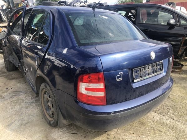 Dezmembrez Skoda Fabia sedan limuzina din 2007 1.2 BME - Dezmembrari Auto - imagine 2