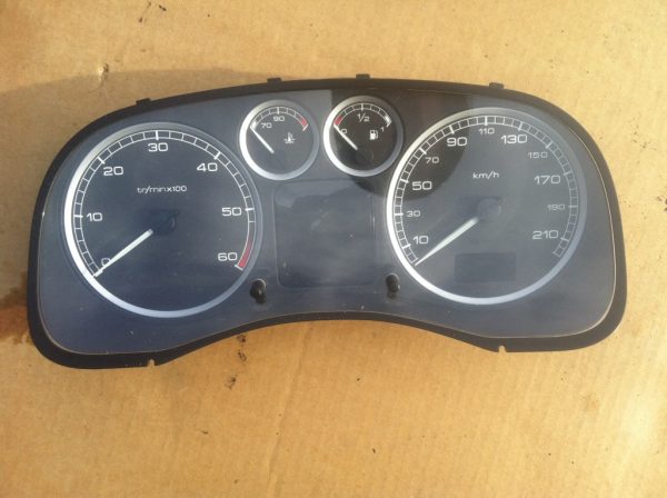 Ceasuri bord Peugeot 307 1.4 hdi 9639708880 - Dezmembrari Auto