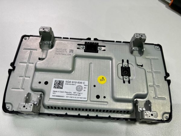 Display navigatie MIB 2.5 la 0 km VW Passat din 2022 5G6919606C 5G6 919 606 C - Dezmembrari Auto - imagine 2