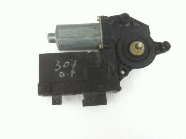 Motoras macara electrica Peugeot 307 cod 9634457480 - Dezmembrari Auto