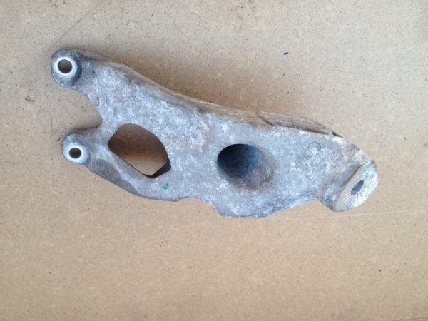Suport motor Audi A4 B8 8K 8K0199307BK 8K0 199 307 BK - Dezmembrari Auto