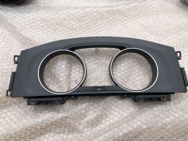 Trim ceasuri bord VW Passat B8 din 2015 2016 2017 2018 5G0857059 5G0 857 059 - Dezmembrari Auto