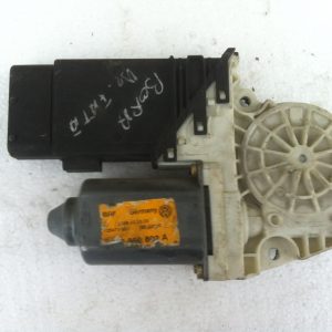 Motoras geam electric VW Bora cod releu 105405301 105 405 301 - Dezmembrari Auto