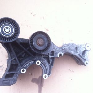 Suport alternator VW / Audi cod 03G903143D - Dezmembrari Auto