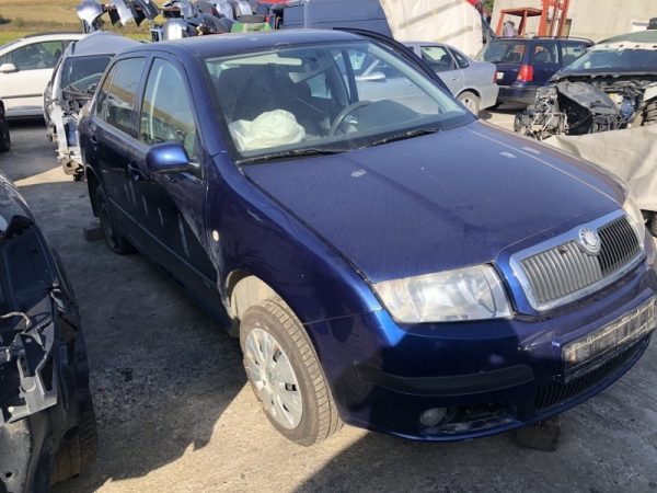Dezmembrez Skoda Fabia sedan limuzina din 2007 1.2 BME - Dezmembrari Auto - imagine 3