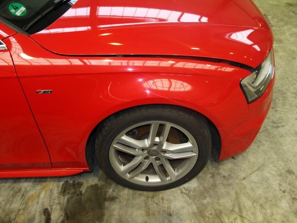 Dezmembrez Audi A4 B8 2013 limuzina S-LINE 2.0 tdi CJC - Dezmembrari Auto - imagine 3
