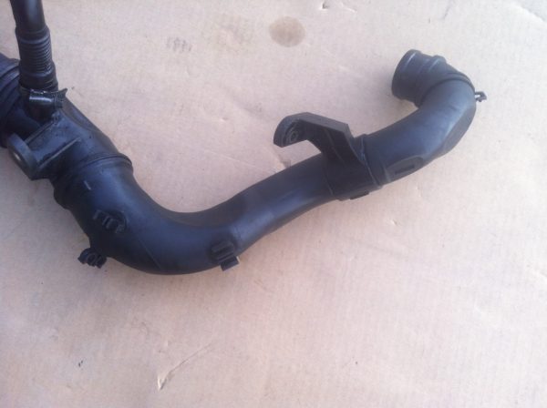 Furtun intercooler VW Golf 4 1J0129654L 1J0 129 654 L - Dezmembrari Auto