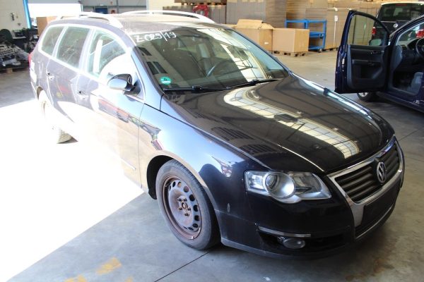 Dezmembrez Volkswagen Passat B6 2009 variant 2.0 TDI CBB - Dezmembrari Auto - imagine 3