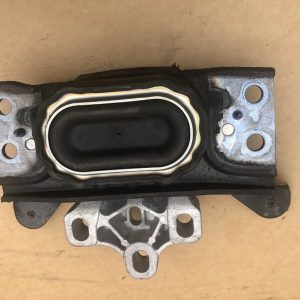 3Q0199555G 3Q0 199 555 G Tampon suport cutie viteze VW Passat B8 - Dezmembrari Auto