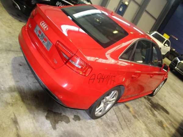 Dezmembrez Audi A4 B8 2013 limuzina S-LINE 2.0 tdi CJC - Dezmembrari Auto - imagine 4