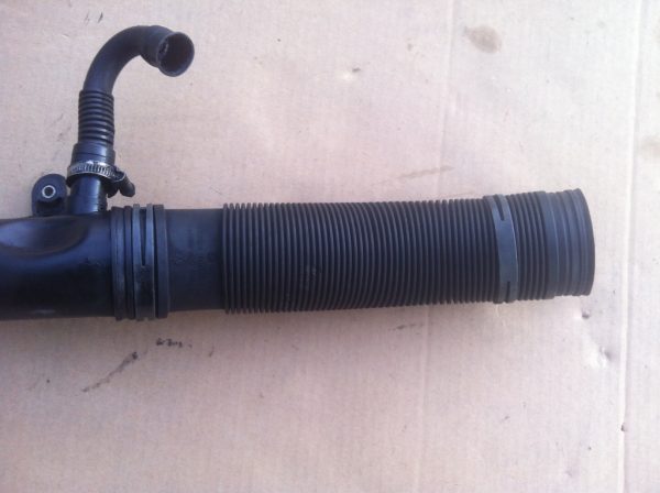 Furtun VW Golf 4 1J0129684J 1J0 129 684 J - Dezmembrari Auto