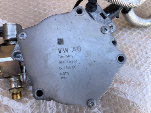 Pompa vacuum VW Passat CC 2016  2.0TSI CCT 06J145100F - Dezmembrari Auto