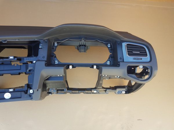 Plansa bord VW Golf 7 2019 (volan dreapta) 5G2857181A 5G2 857 181 A - Dezmembrari Auto - imagine 4