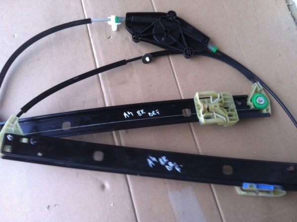 Macara geam electric Audi A4 8K0837462 - Dezmembrari Auto