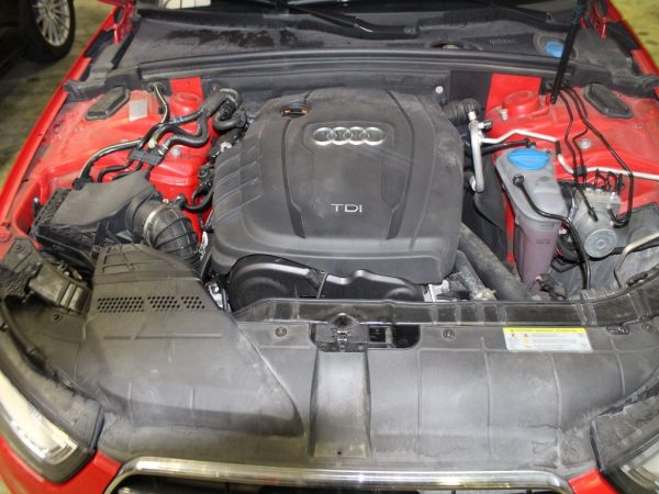 Dezmembrez Audi A4 B8 2013 limuzina S-LINE 2.0 tdi CJC - Dezmembrari Auto - imagine 5