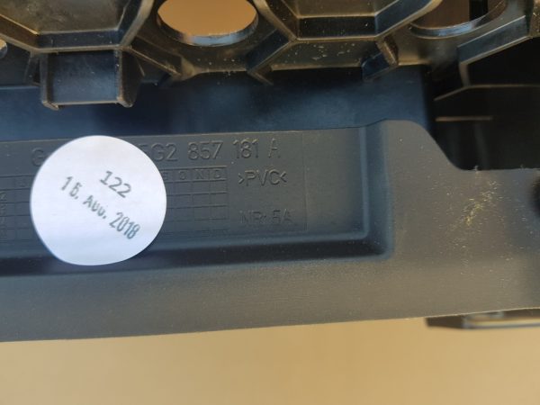 Plansa bord VW Golf 7 2019 (volan dreapta) 5G2857181A 5G2 857 181 A - Dezmembrari Auto - imagine 5