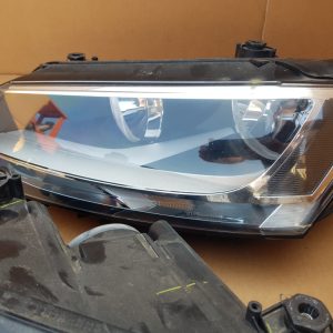 Far stanga VW Jetta 2016 5C7941005A 5C7 941 005 A - Dezmembrari Auto