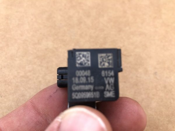5Q0959651B 5Q0 959 651 B senzor VW Tiguan II 5NA din 2017 - Dezmembrari Auto
