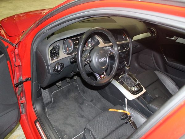 Dezmembrez Audi A4 B8 2013 limuzina S-LINE 2.0 tdi CJC - Dezmembrari Auto - imagine 6