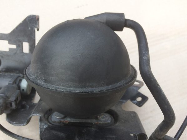 Vas vacuum Audi Q5 2.0 TDI 054129808 054 129 808 - Dezmembrari Auto